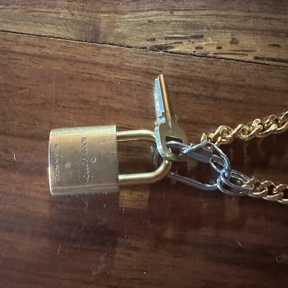 Louis Vuitton Gold Chain Necklace with Padlock no 302 - Picture 4 of 11